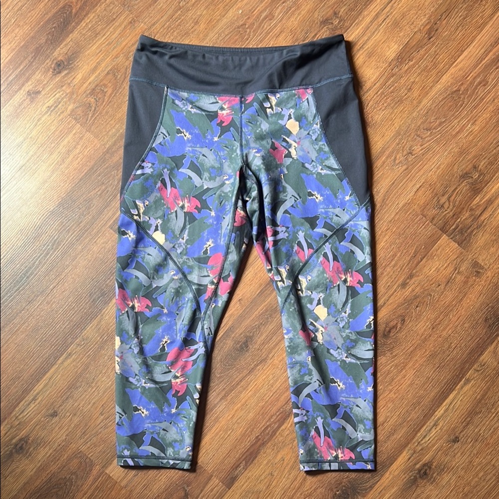 Patagonia Women’s Large Floral Patterned Activewear Leggings